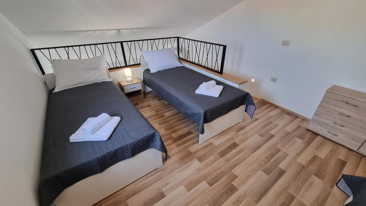 Apartment Olive Fazana Exterior photo